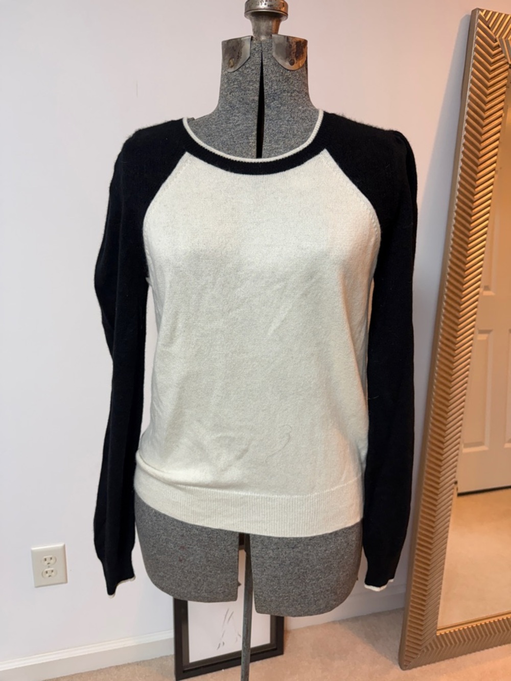 Veronica Beard Cashmere Black and Cream Raglan Crewneck Sweater